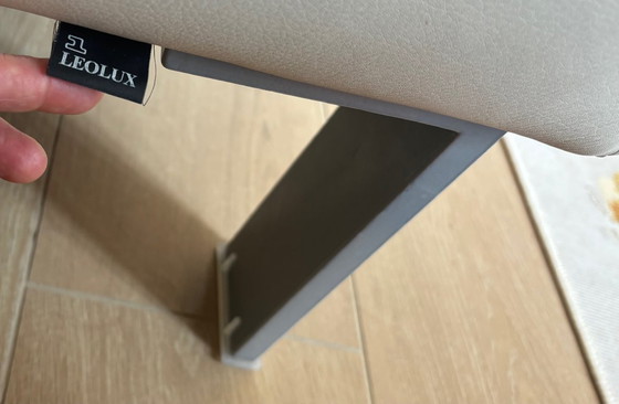 Image 1 of Divano di design Leolux in pelle color crema, da 2 a 3 posti.