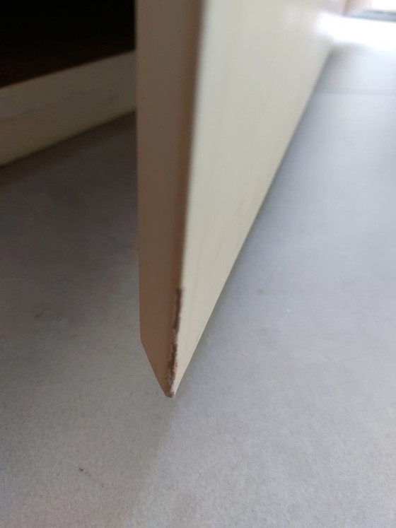 Image 1 of Vintage, op maat gemaakt geometrisch dressoir/hoekkast van gelakt MDF met een interieur van eikenhouten laminaat.