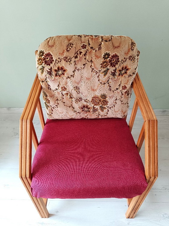 Image 1 of Fauteuil en bois massif et repose-pieds vintage