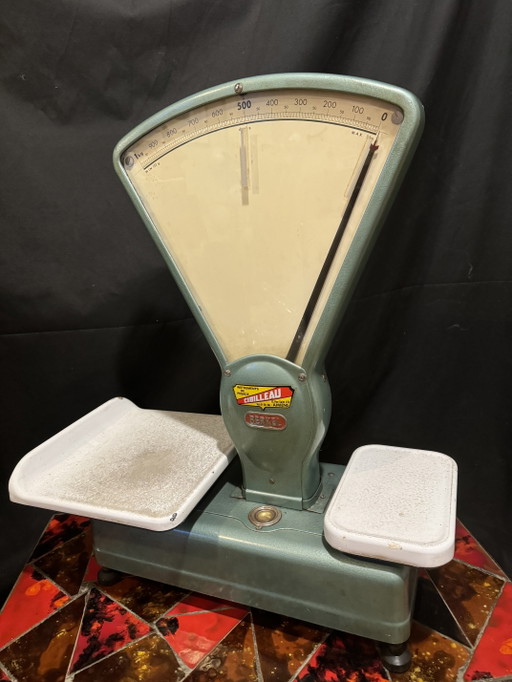 Antique Berkel cast iron trade scale – fully functional