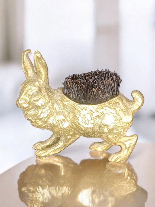 Hermosa representación de una liebre en bronce vienés, década de 1900.