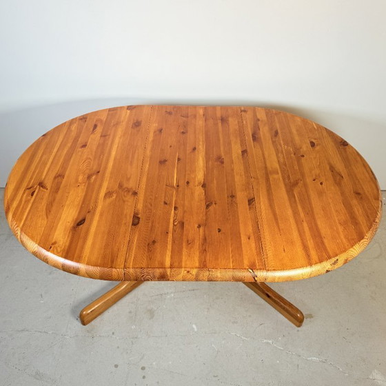 Image 1 of Ovaal uitschuifbare grenen eettafel in Deense stijl