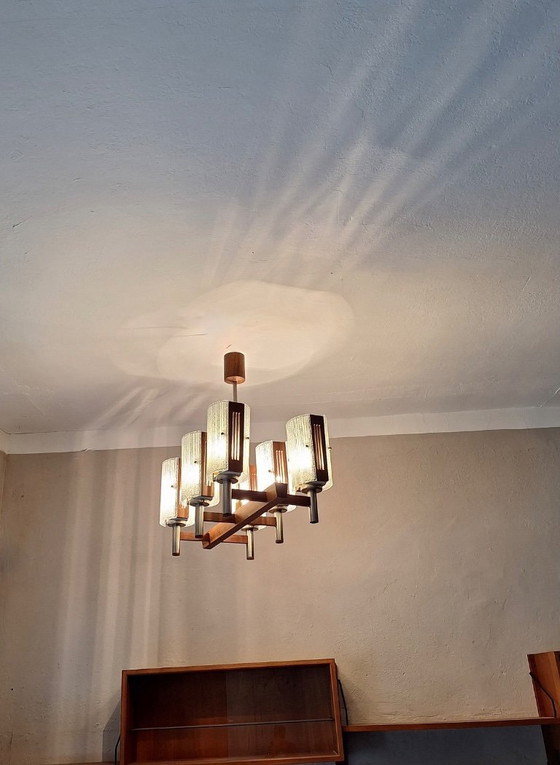 Image 1 of Brutalistische kroonluchter van teakhout en kunstglas, Italië, jaren 60