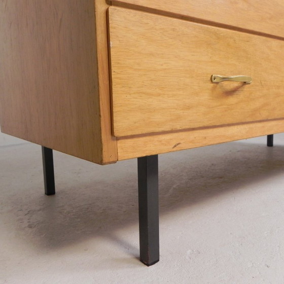 Image 1 of Mostrador/vitrina de exhibición de Ladenbau Brixius, 150 cm de largo, década de 1950.