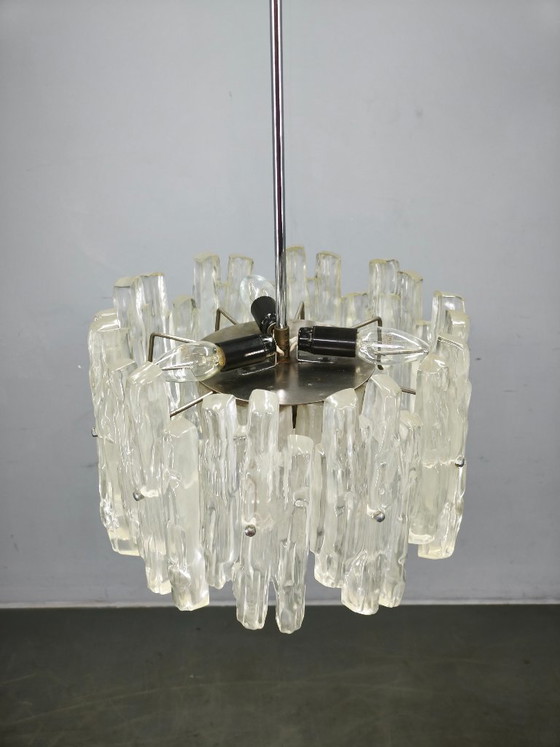 Suspension autrichienne exceptionnelle des années 1960, attribuée à J.T. Kalmar. – Glass (photo 4 of 12)