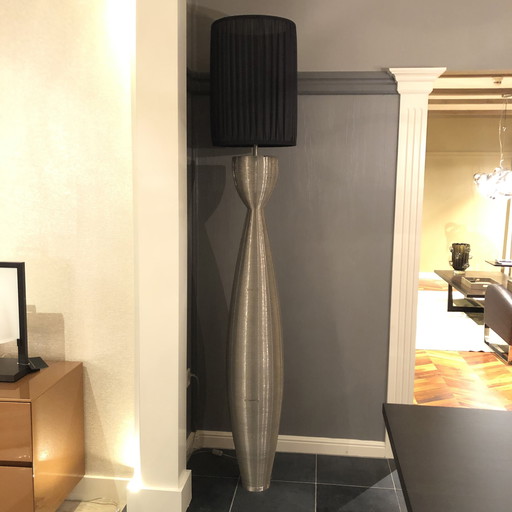 Lampe sur pied chromée Torch de DK Home