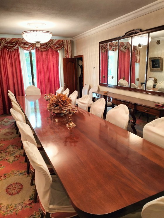 Image 1 of Buffet en bois avec trois tiroirs pour la vaisselle