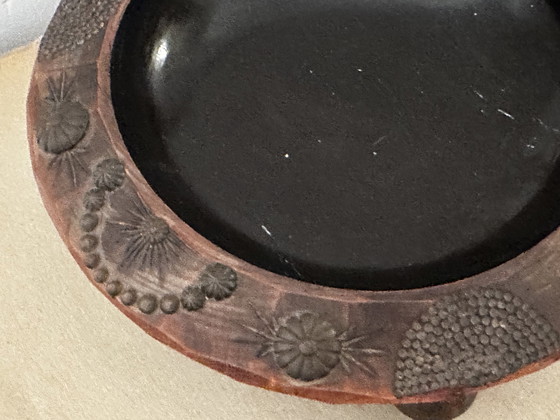 Image 1 of Vide Poche Tripode en Bois Sculpté ornements Metal - Mi-XX e siècle 