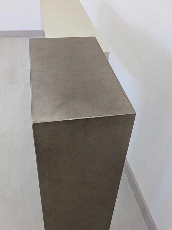 Image 1 of Roberto Mora, Dilmos - Console "Crasi" - Eigentijds ontwerp