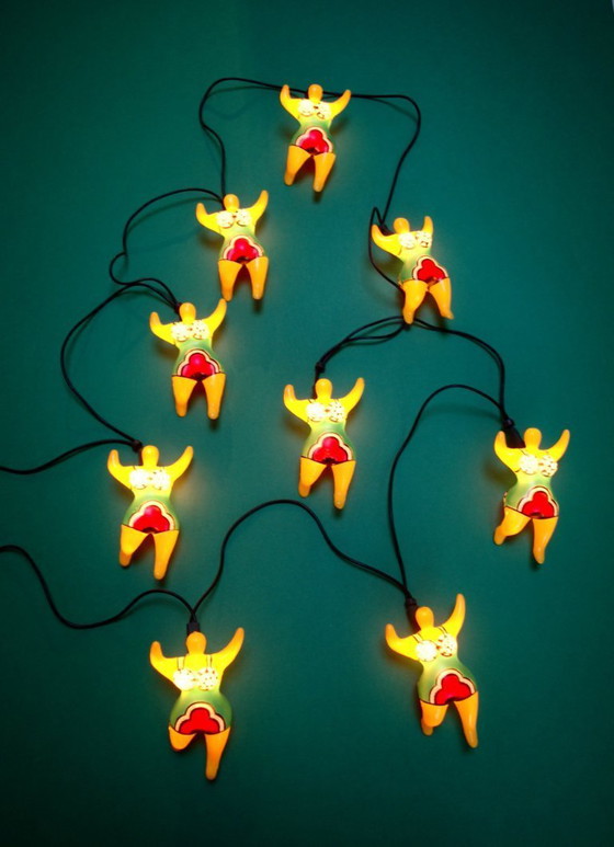 Image 1 of Cadena de luces "Nanas", inspirada en el espíritu de Niki de Saint Phalle