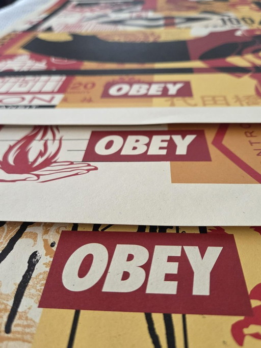 Shepard Fairey (Obey), « Collage à 3 visages ». Triptyque de lithographies offset, signé et daté, 2020