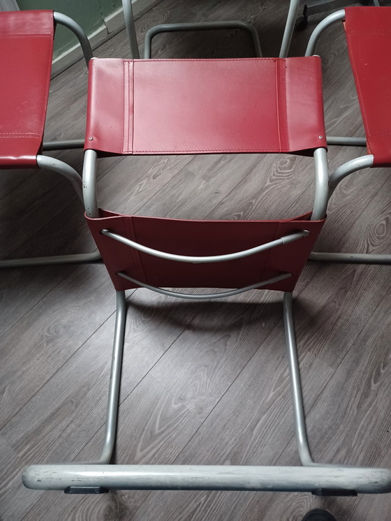 Image 1 of Der Büro-Essbereich-Stuhl Marcel hat 4 Stück von Breuer.