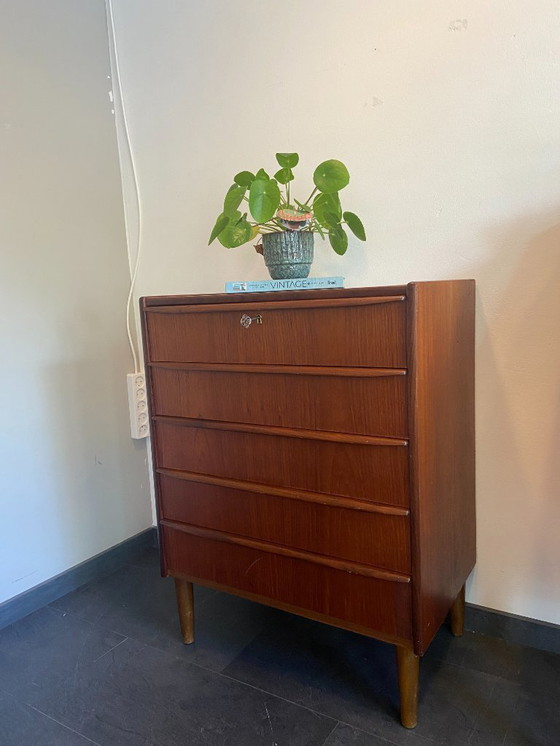 Image 1 of Vintage Deense ladekast in teak met 5 laden