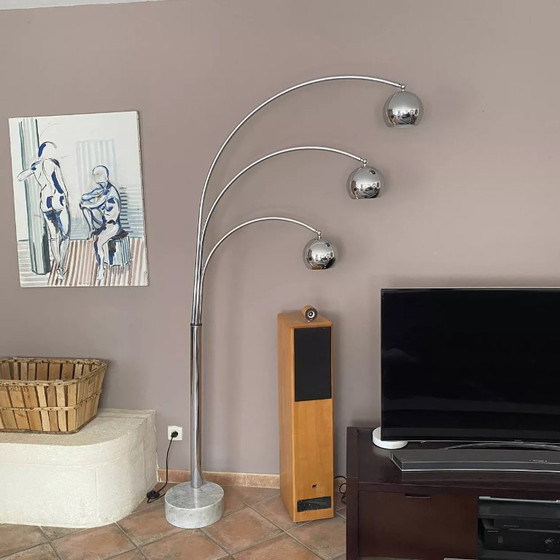 Image 1 of Lelietjes-van-dalen vloerlamp. Goffredo REGGIANI. 1970.