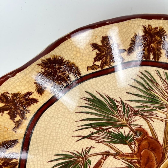 Plat en Faience Craquelée à Décor Exotique de Singes et Palmiers, Première Moitié du XXe Siècle. – Vaisselle (photo 8 of 8)