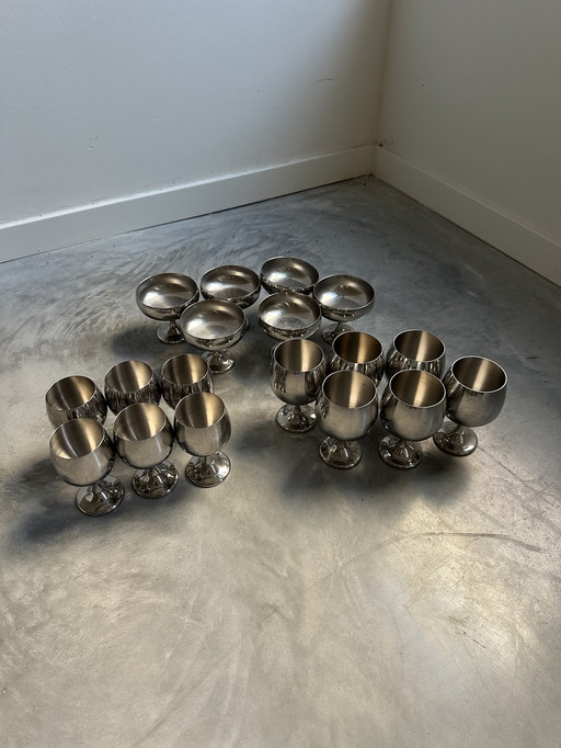 Set de 18 tasses en acier inoxydable - AMC Art Design vintage