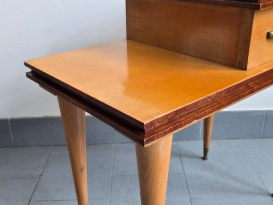 Image 1 of PAIR OF ASYMMETRICAL VINTAGE BEDSIDE TABLES FROM THE 1960s IN VARNISHED BEECH & BRASS