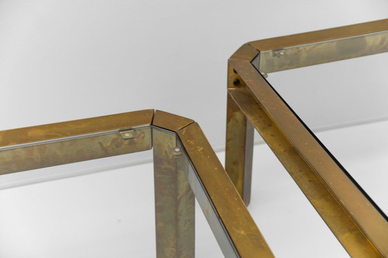 Image 1 of Tables d'appoint ou basses modèle T09 en laiton et verre, par Peter Ghyczy, années 1970, lot de 2