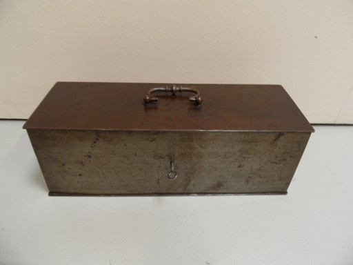 Vintage metalen geld kist