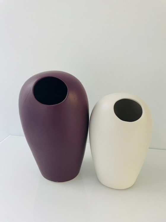 Image 1 of Ensemble de 2 vases sculpturaux modernes aux visages stylisés