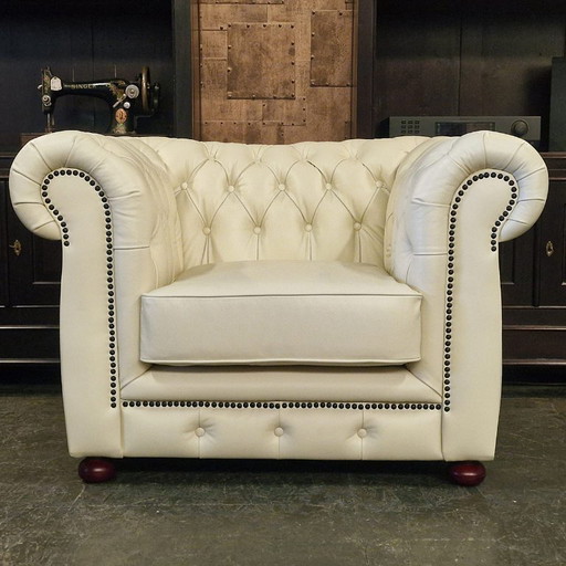 Chesterfield Cresswell armchair - French White