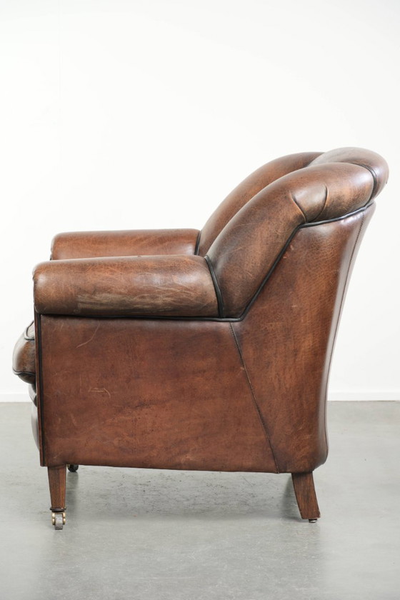 Characterful and comfortable vintage sheepskin armchair with a unique design and a timeless look – Leather (photo 5 of 15)