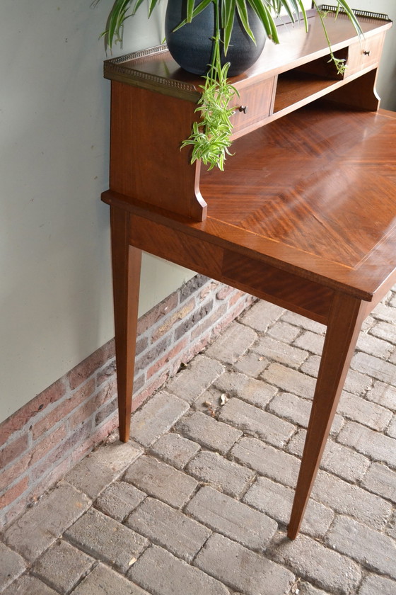 Image 1 of Antiker Nussbaum Holzschreibtisch, Schreibtisch, Pult