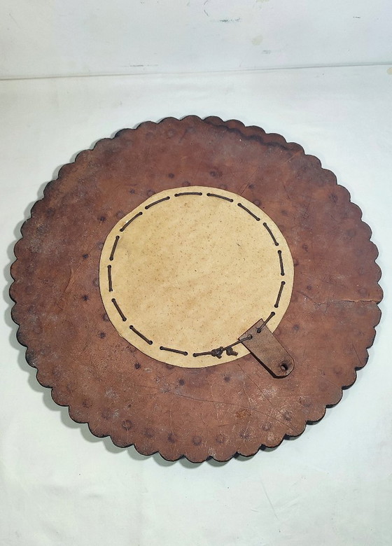 Image 1 of Specchio circolare convesso in pelle. Spagna, anni '70.