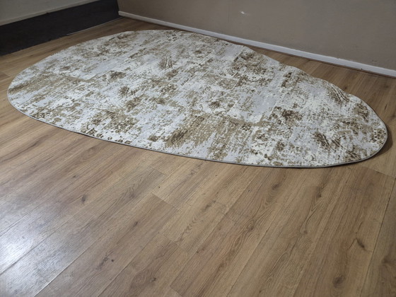 Image 1 of Montel Bellows rug - 200x300