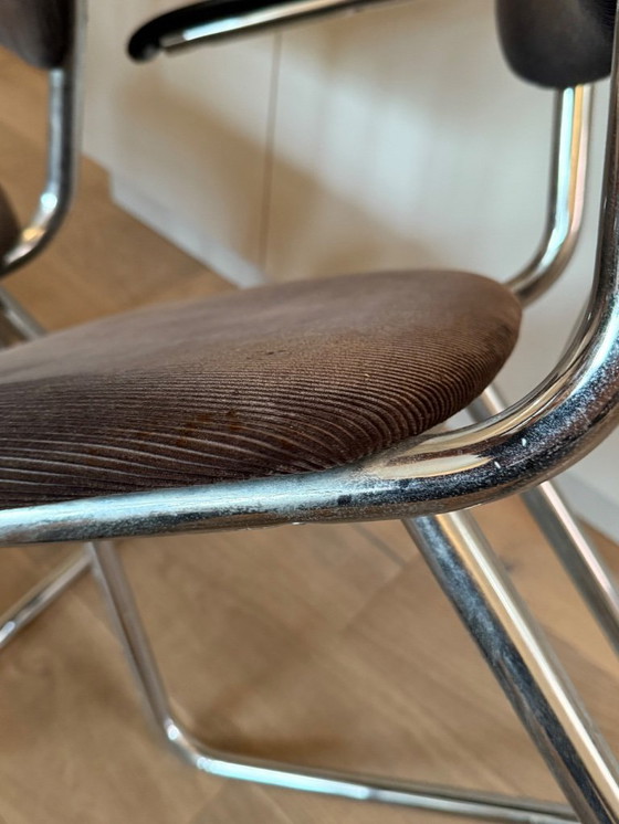 Image 1 of 4 Stoelen van Verchroomd Buizenframe met Zwarte Ribcord Bekleding