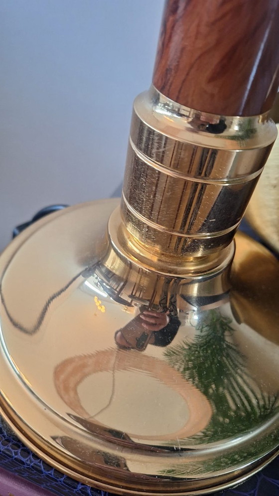 Beautiful Vintage Mid-Century Table Lamp – Brass & Burl Wood Look (Temde Style) – Metal (photo 7 of 10)