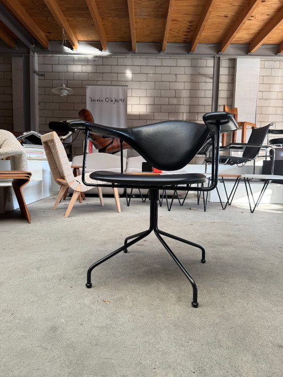 Image 1 of Gubi Masculo meeting chair leer (set a 6)