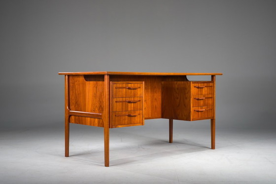 Image 1 of Scrivania Boomerang in teak danese di IMHA Mobelfabrik