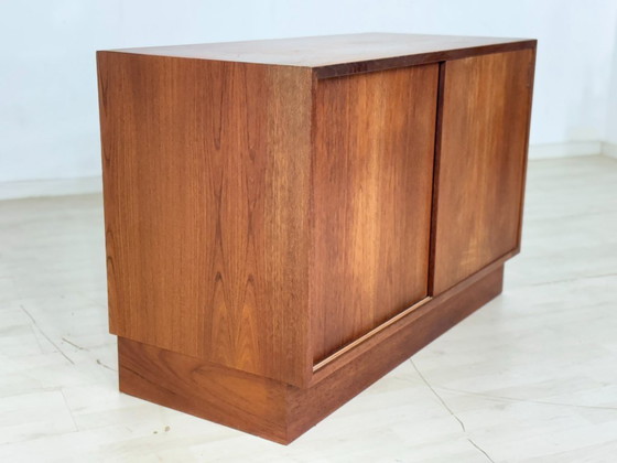 Image 1 of Deense teakhouten ladekast / vintage dressoir / woonkamerkast / halkast / commode