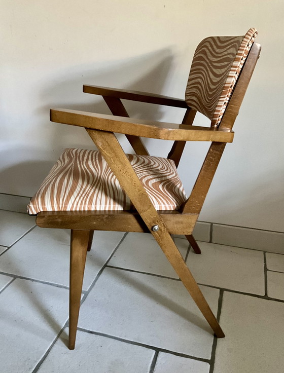 Image 1 of Par de sillones de madera maciza de estilo moderno de mediados de siglo, años 50-60.