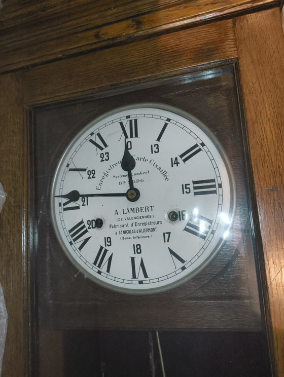 Image 1 of Orologio da parete A. Lambert in rovere, stile retrò/vintage/antico, di fabbricazione francese, risalente al 1920 circa.