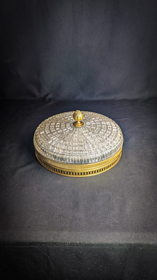 Lucien Gau plafondlamp in messing en gegoten glas in de Hollywood Regency stijl MCM