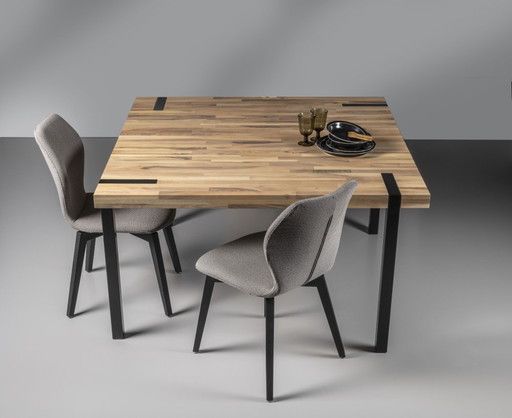 Interstar MW0885 eettafel - 135x135