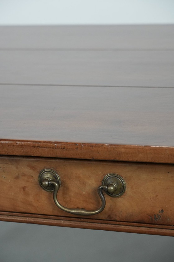 Image 1 of Charmanter alter französischer Esstisch aus Kirschholz mit zwei Schubladen