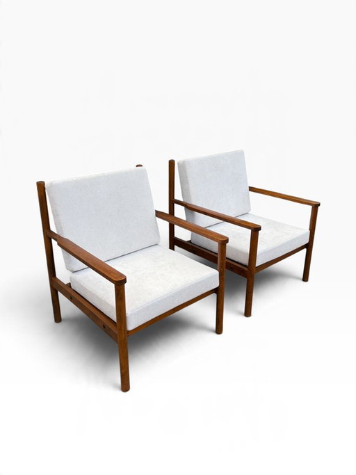 Ensemble de 2 fauteuils italiens.