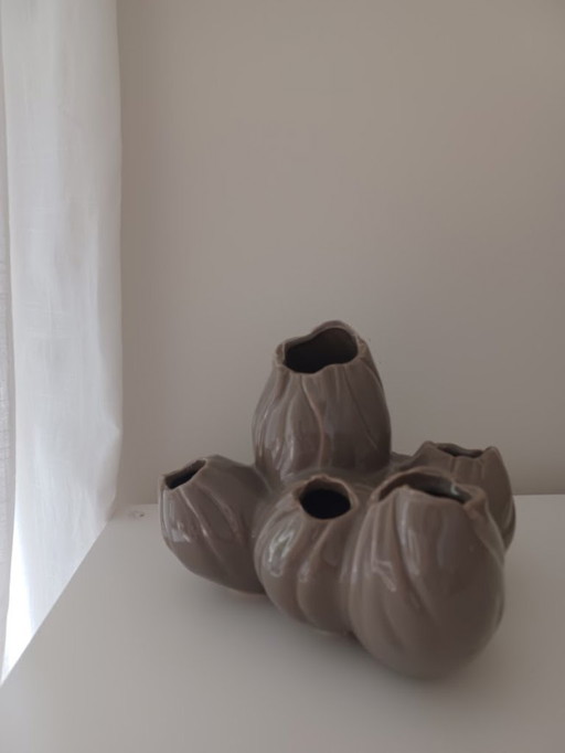 Serax. Maxi flower (tulip) vase, coral. 6 holes. Taupe.