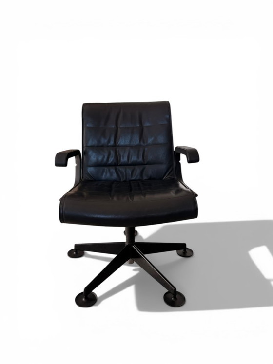 Image 1 of Richard Sapper bureaustoel voor Knoll - Zwart leer op glijders, circa 1979