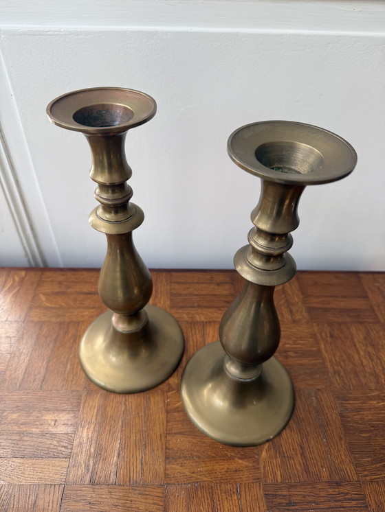 Image 1 of 2 candelabros grandes de latón