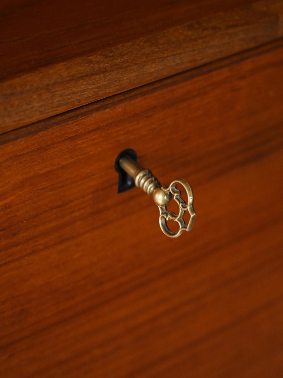 Image 1 of Meuble d'appoint scandinave en teck des années 1960