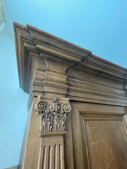 Antique solid oak cabinet - centerpiece!