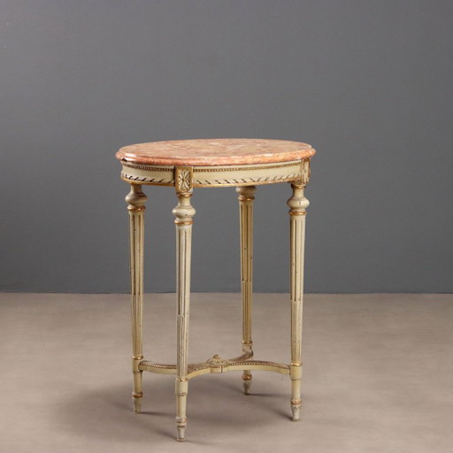 Mesa de centro de estilo neoclásico