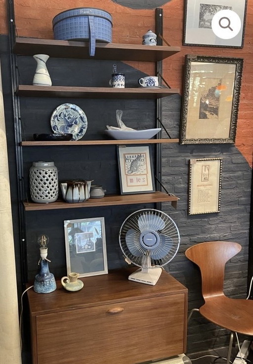 Wall system 2 parts can be combined