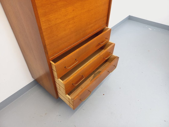 Image 1 of Vintage eikenhouten secretair bureau uit de jaren 50/60.