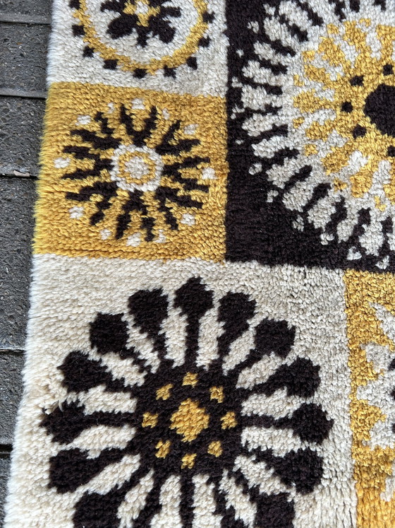 Image 1 of Tappeto/tavolo vintage anni '70, giallo e nero