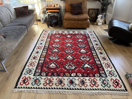 Image 1 of Kilim caucasico d'epoca con motivo grafico di animali (216 × 160 cm) ca. 1950